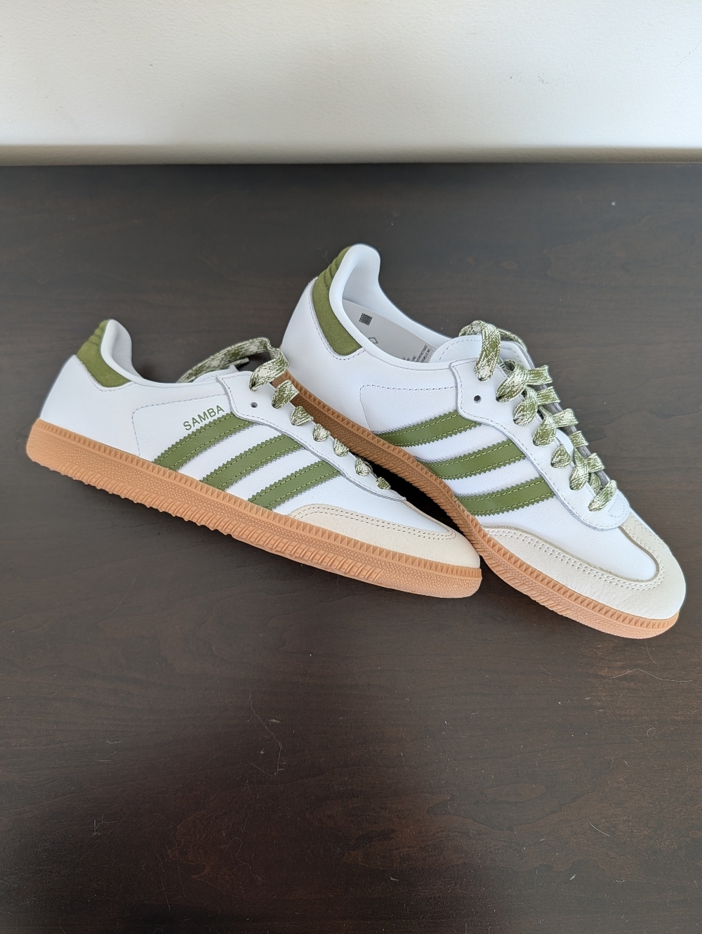 NIB Adidas Samba Olive Green & White Sneakers 7.5 - Picture 2 of 4